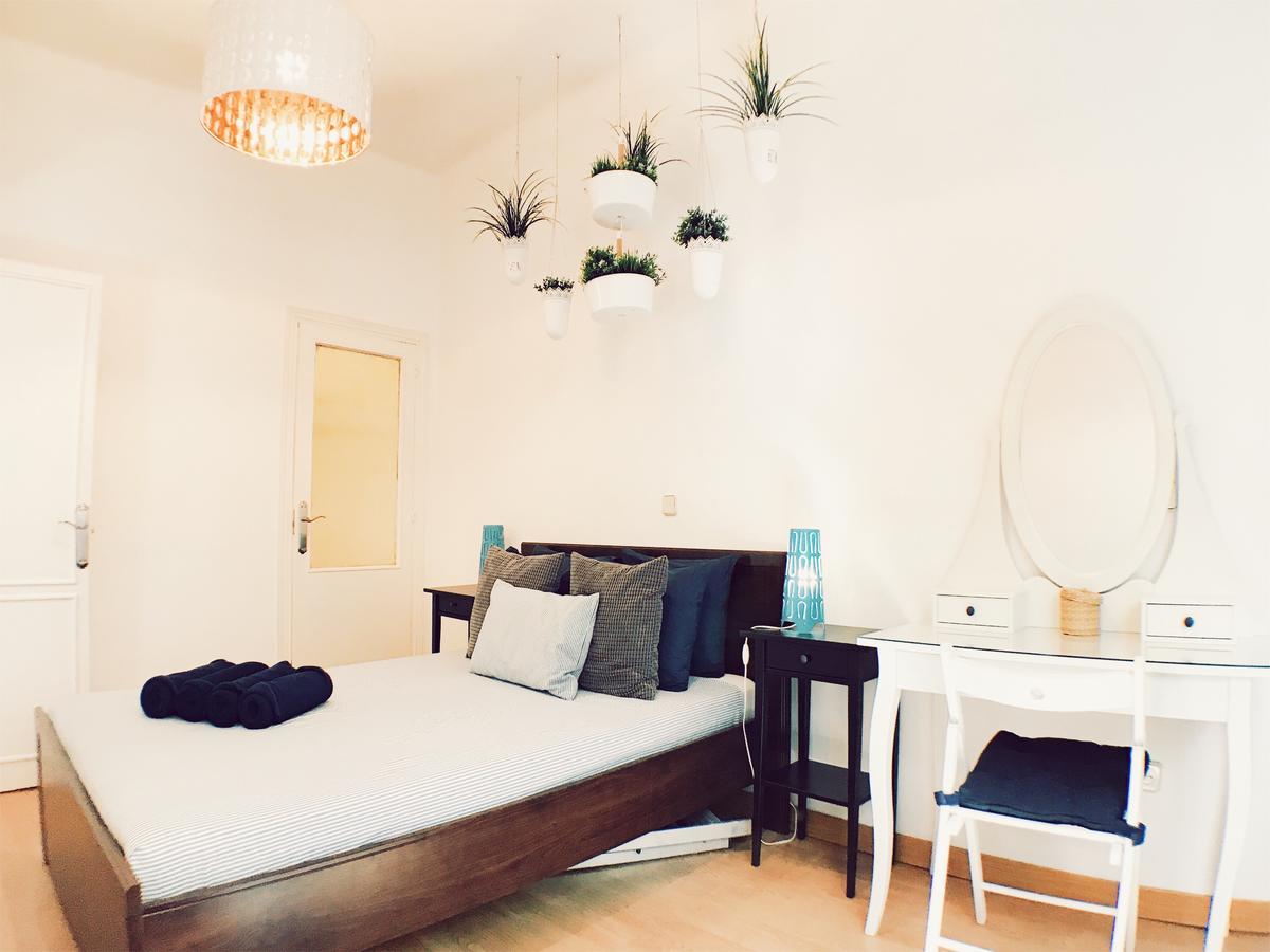 Lollipop Flats City Centre Deluxe Suite Madrid Exterior photo